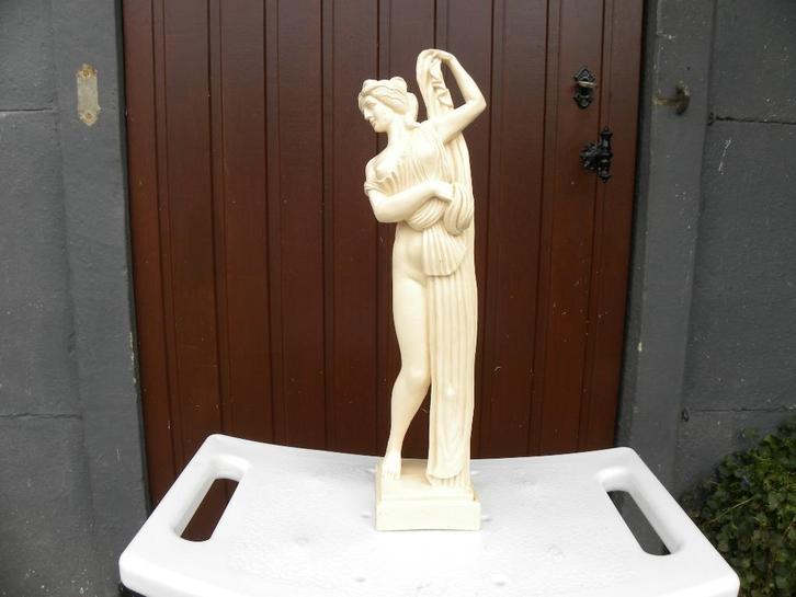 Statue représentant Aphrodite, Antiek en Kunst, Antiek | Keramiek en Aardewerk, Ophalen of Verzenden