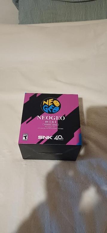 NEO GEO MINI SNK IN DOOS ALS NIEUW  beschikbaar voor biedingen