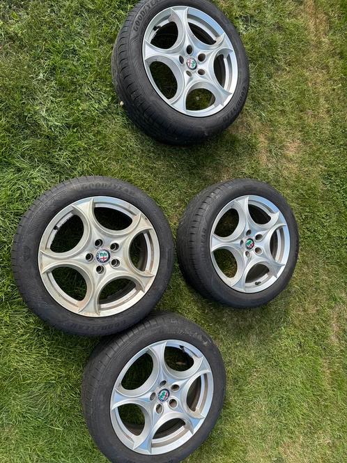 Jantes pneus ete Alfa Romeo Giulietta 215 50 17, Auto-onderdelen, Banden en Velgen, Banden en Velgen, Zomerbanden, 17 inch, 215 mm