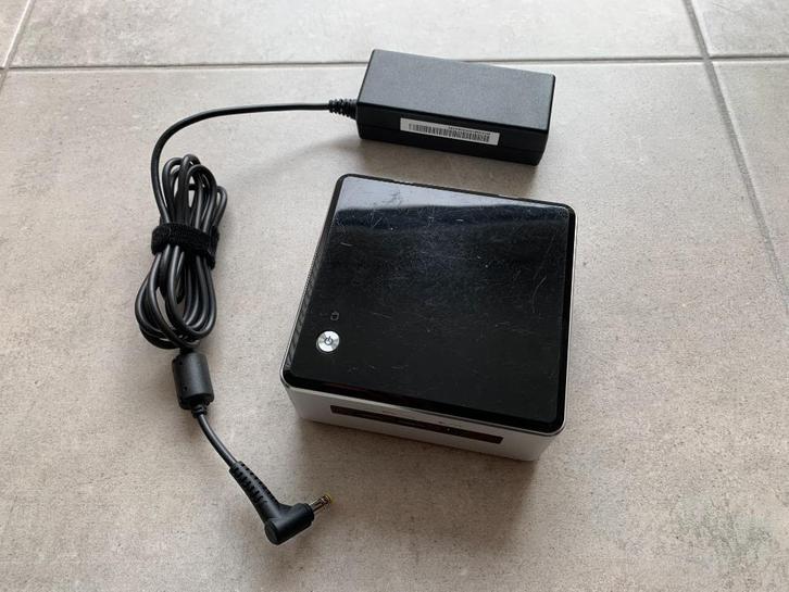 Intel NUC i5-5300U NUC5i5MYHE, Computers en Software, Desktop Pc's, Refurbished, 2 tot 3 Ghz, SSD, 8 GB, Ophalen of Verzenden