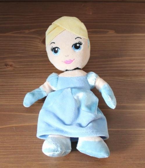 Peluche/doudou de Cendrillon, Enfants & Bébés, Jouets | Peluches, Comme neuf, Autres types, Enlèvement ou Envoi