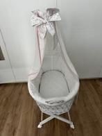 Wieg op wieltjes handgemaakte bekleding, Kinderen en Baby's, Babywiegjes en Ledikanten, Ophalen, Zo goed als nieuw, Wieg