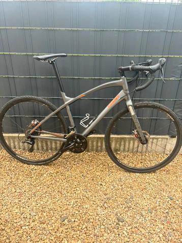 Giant gravel/wegfiets beschikbaar voor biedingen
