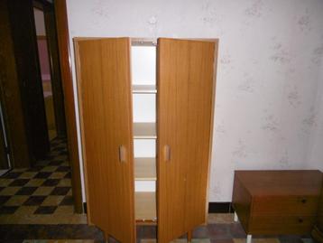 houten kast met legplanken, Enlèvement