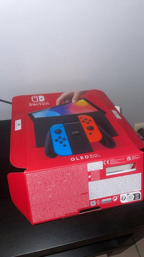Nintendo switch-console Oled rood en blauw, Games en Spelcomputers, Spelcomputers | Nintendo Switch, Zo goed als nieuw, Switch OLED