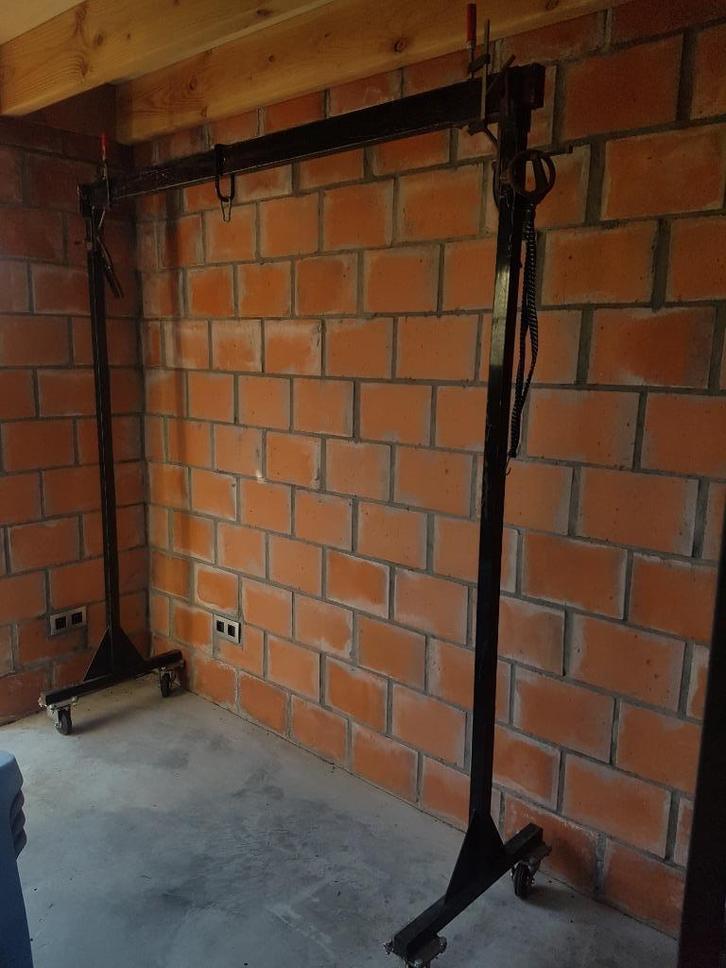 Metalen brug / ophangsysteem, Doe-het-zelf en Bouw, Metalen, Gebruikt, IJzer, Ophalen