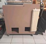 ◼️Houten Kattenkast op wieltjes met krabmat opzij, Dieren en Toebehoren, Ophalen, Zo goed als nieuw