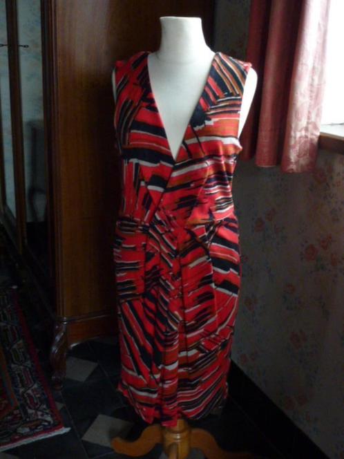 Koopjes aan 10€., Kleding | Dames, Jurken, Zo goed als nieuw, Maat 38/40 (M), Ophalen of Verzenden