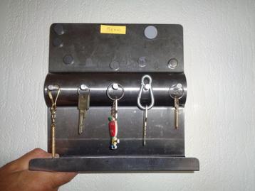 Metalen inox sleutel - memo wandrek 24 x 24 cm