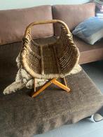 Leuke rieten staander voor hout, kranten, dekentje..., Huis en Inrichting, Ophalen, Mand, Zo goed als nieuw, Riet