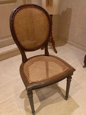 6 antieke stoelen (gekocht op antiekbeurs Hasselt)