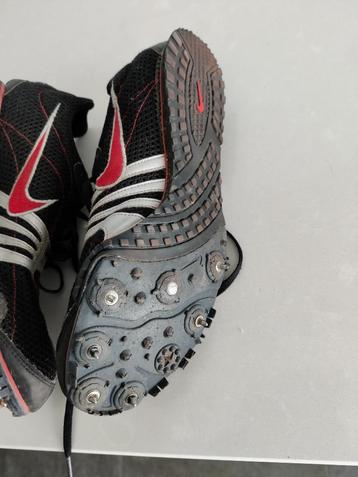 Spikes  beschikbaar voor biedingen