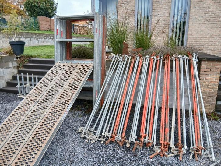 STEIGERS VAN ALTRAD MEFRAN., Doe-het-zelf en Bouw, Ladders en Trappen, Gebruikt, Ophalen