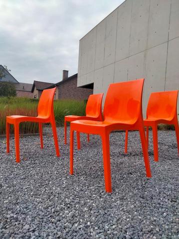 Set van 4 strakke design stoelen made in Italy  beschikbaar voor biedingen
