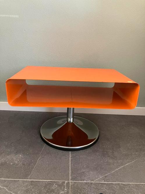 Kare Design vintage oranje stalen bijzettafel draaibaar., Huis en Inrichting, Tafels | Bijzettafels, Gebruikt, Ophalen