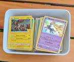 A vendre Boîte remplis de cartes Pokemon, Hobby & Loisirs créatifs, Jeux de cartes à collectionner | Pokémon, Enlèvement, Comme neuf