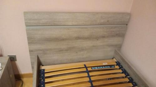 Chambre à coucher, lit + commode, Huis en Inrichting, Slaapkamer | Bedden, Zo goed als nieuw, Ophalen