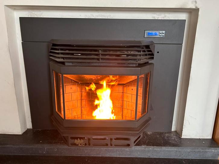 Pelletkachel inbouw, Huis en Inrichting, Kachels, Zo goed als nieuw, Inbouw, Pelletkachel, Ophalen