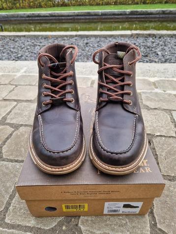 Stevige lederen schoenen van Barbour beschikbaar voor biedingen