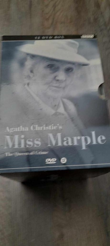 Miss Marple - The queen of crime - 12 delige dvd box., CD & DVD, DVD | Thrillers & Policiers, Comme neuf, Détective et Thriller