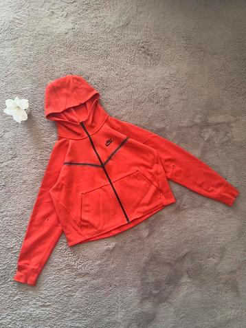 Veste Nike Tech rouge taille M Windrunner beschikbaar voor biedingen