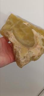 Pierre cendrier en jade, Enlèvement