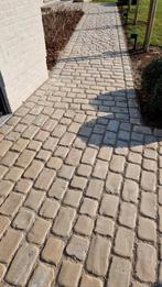 Courtstones, Ophalen, Nieuw