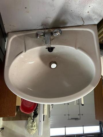 Wastafel beschikbaar voor biedingen