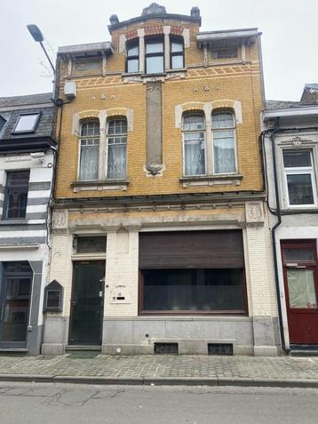Commerce te koop in Lessines, 6 slpks beschikbaar voor biedingen