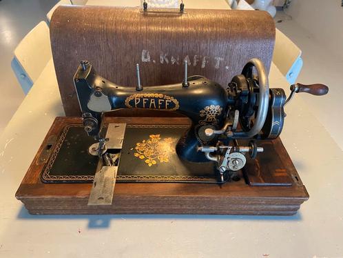 Antieke Pfaff naaimachine werkend, Antiek en Kunst, Antiek | Naaimachines, Ophalen