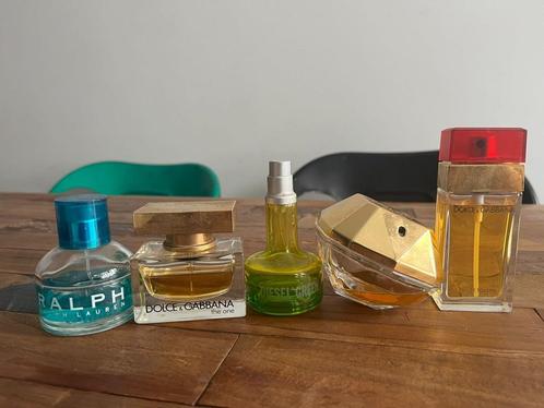 odeur de parfum différente pour les femmes, Collections, Parfums, Utilisé, Bouteille de parfum, Enlèvement ou Envoi