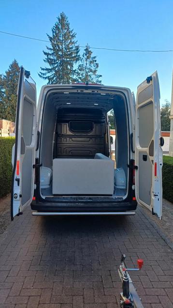 BESTELWAGEN CAMIONETTE & VERHUISWAGENS TE HUUR 7/7 ANTWERPEN disponible aux enchères