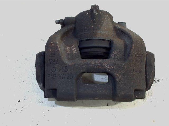 REMKLAUW RECHTS VOOR Opel Signum (F48) (01-2003/12-2008), Auto-onderdelen, Remmen en Aandrijving, Opel, Gebruikt