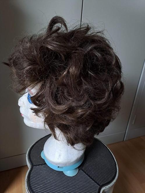 Perruque en cheveux véritables, Handtassen en Accessoires, Uiterlijk | Haarverzorging, Gebruikt, Pruik of Haarverlenging, Ophalen of Verzenden