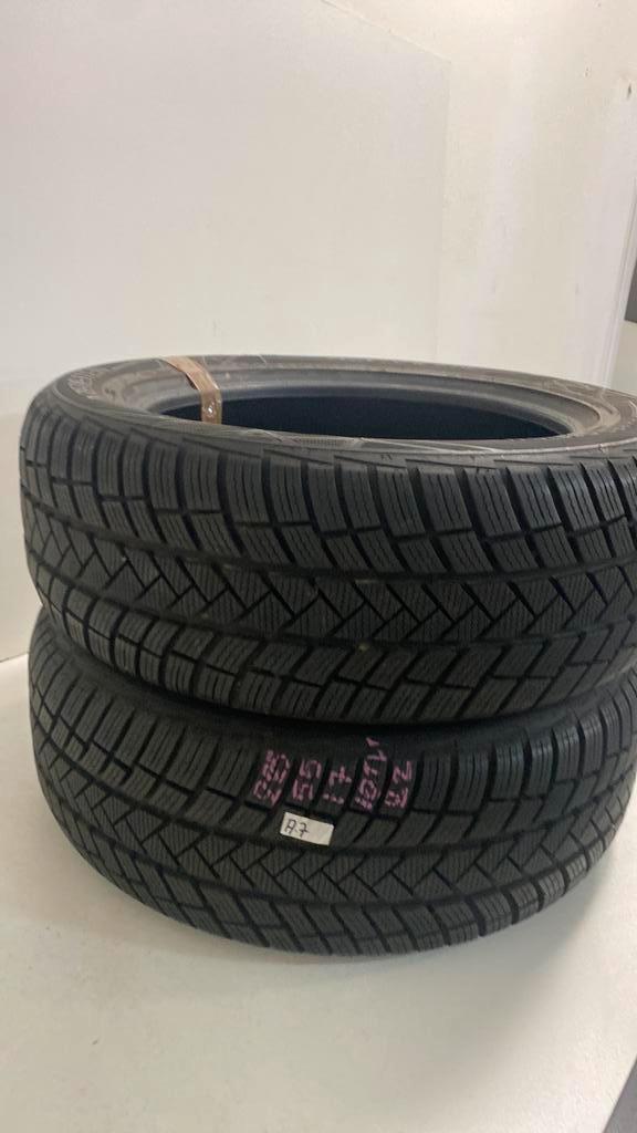 225/55/17-101v merk vredestein 2 stuk all sezoen, Auto diversen, Autosport-onderdelen, Zo goed als nieuw, Ophalen