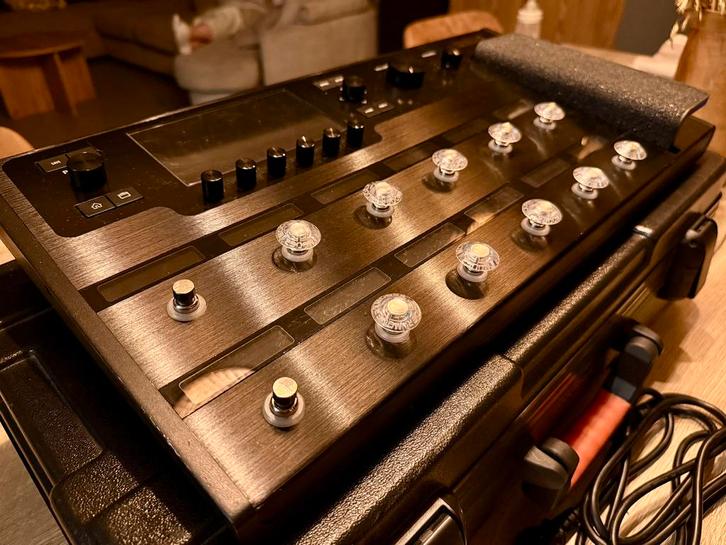 Line 6 Helix Floor, Musique & Instruments, Amplis | Basse & Guitare, Utilisé, Enlèvement