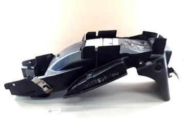 GSX750F 1998 - 2005 Suzuki Batterijbak D1-36145 beschikbaar voor biedingen