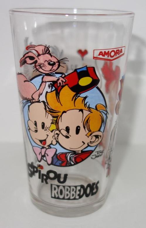 2 verschillende limonadeglazen Robbedoes/Spirou (Amora 1994), Verzamelen, Stripfiguren, Zo goed als nieuw, Gebruiksvoorwerp, Guust of Robbedoes