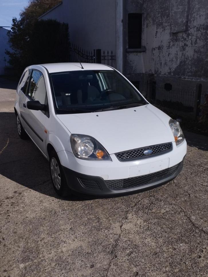 Gekeurd tot verkoop, knappe auto., Auto's, Ford, Particulier, ABS, Airbags, Radio, Euro 4, Wit, Onderhoudsboekje, Ophalen