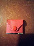 Aansteker in roze etui, Verzamelen, Rookartikelen, Aanstekers en Luciferdoosjes, Ophalen of Verzenden, Aansteker