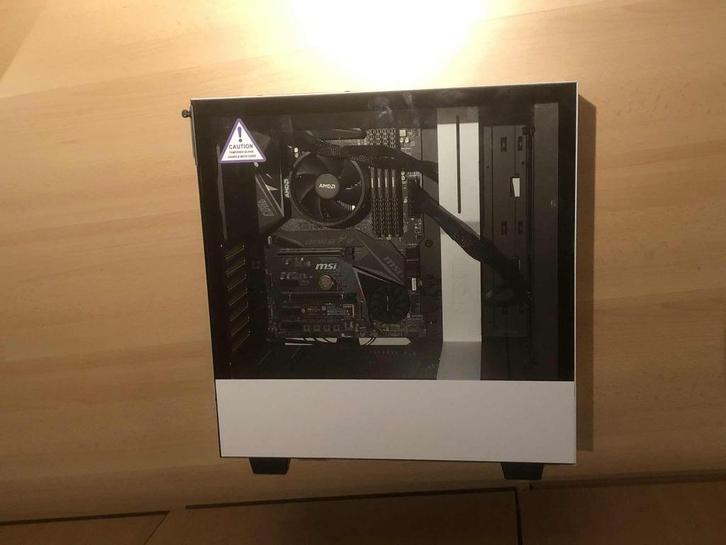 NZXT computerkast + hardware, Computers en Software, Computerbehuizingen, Zo goed als nieuw, Ophalen