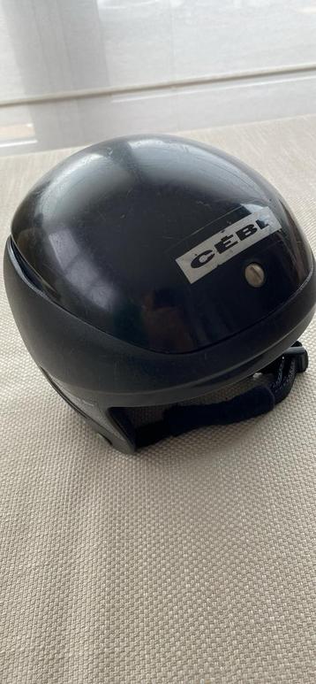 Helm kleuter - aanpasbaar - CÈBÈ beschikbaar voor biedingen