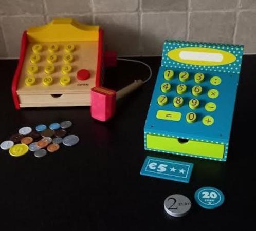 Houten speelgoedkassa 2 stuks, Kinderen en Baby's, Speelgoed | Houten speelgoed, Gebruikt, Ophalen of Verzenden