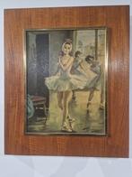 Ballerina danseres in houten mahonie kader , gesigneerd in, Antiek en Kunst, Ophalen of Verzenden