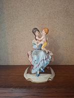 Figurine en porcelaine Mère et enfant (style Capodimonte), Enlèvement ou Envoi