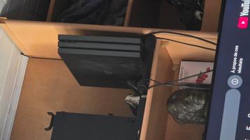 Ps4 pro 1 tb 2 mannette support beschikbaar voor biedingen