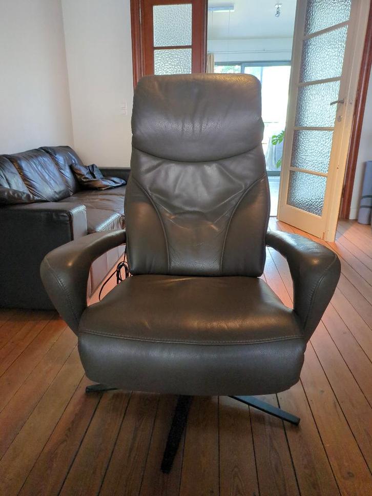 Fauteuil relax électrique HUKLA en cuir (anthracite), Maison & Meubles, Fauteuils, Comme neuf, Cuir, Métal, 50 à 75 cm, 75 à 100 cm