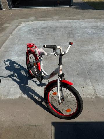 K3 meisjes fiets en kinder step beschikbaar voor biedingen