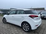 Hyundai i20 1.2 Benzine Pop – 5 deurs - 12 MAANDEN GARANTI, Auto's, Hyundai, Stof, Gebruikt, Euro 6, Wit