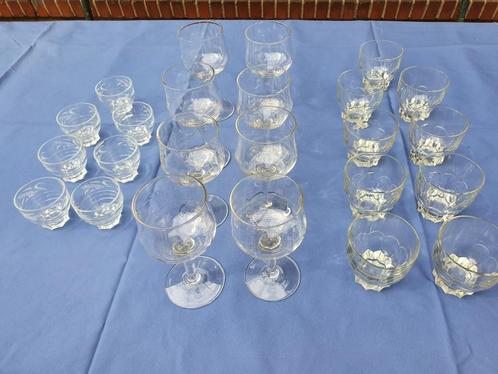 Lot van 24 diverse glazen, Verzamelen, Glas en Drinkglazen, Gebruikt, Overige typen, Ophalen